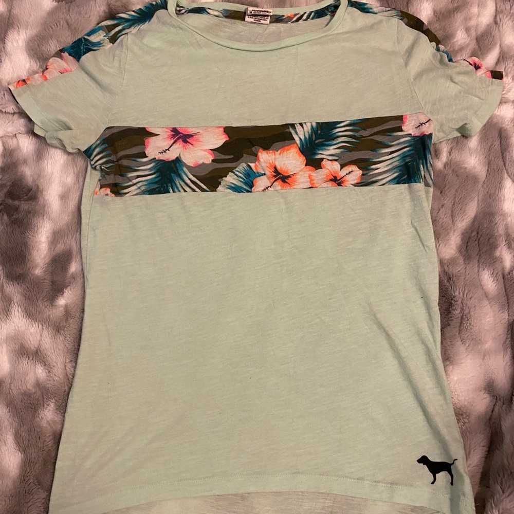 Victoria’s Secret Pink Island/Tropical Tshirt
